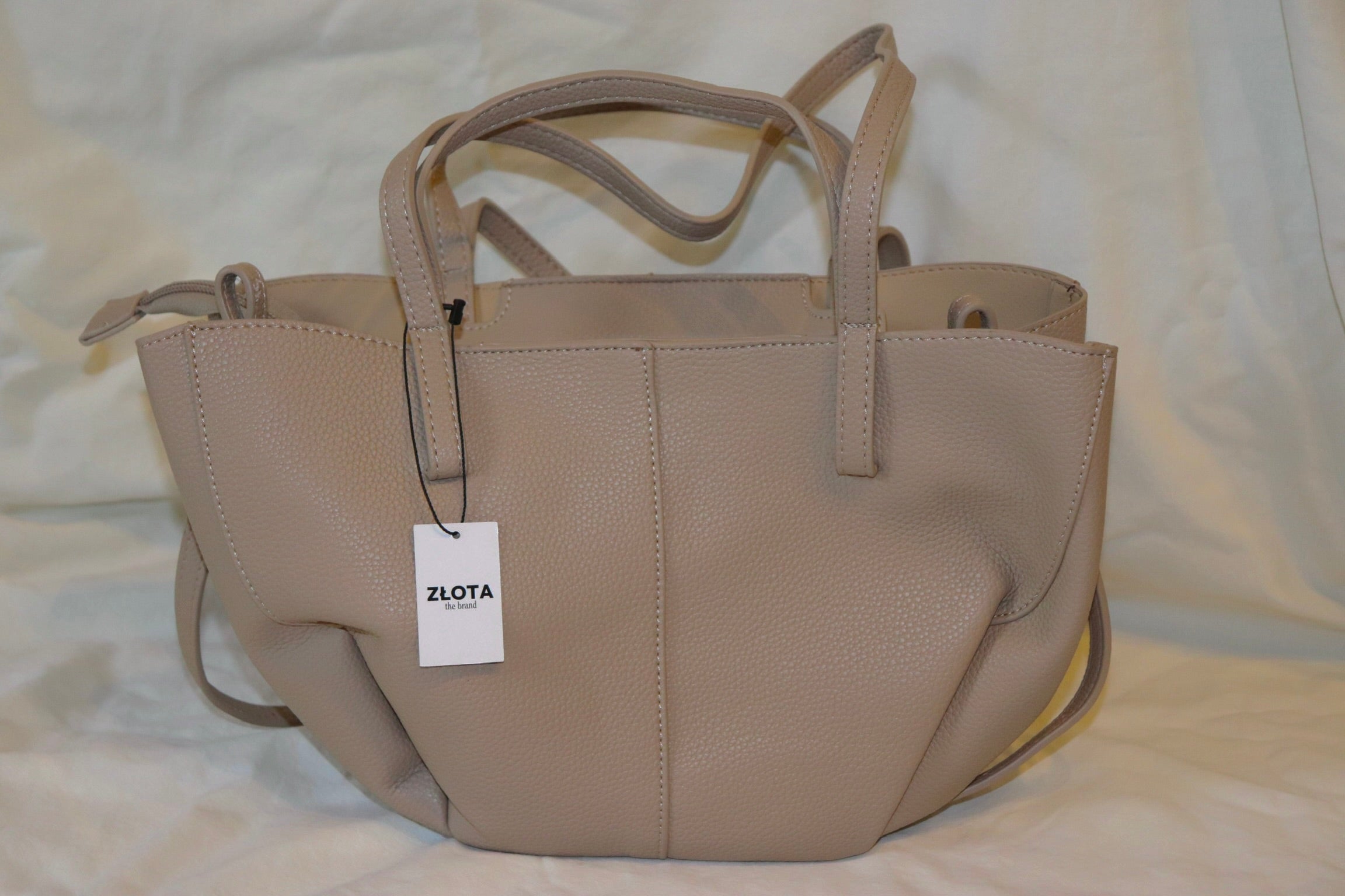 CITY ESSENTIAL TOTE